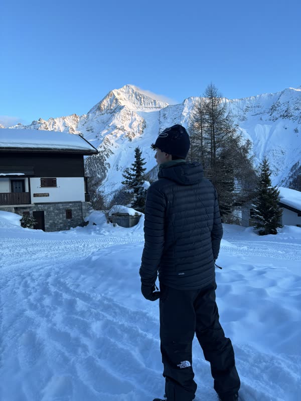 Sonniger Tag im Skigebiet